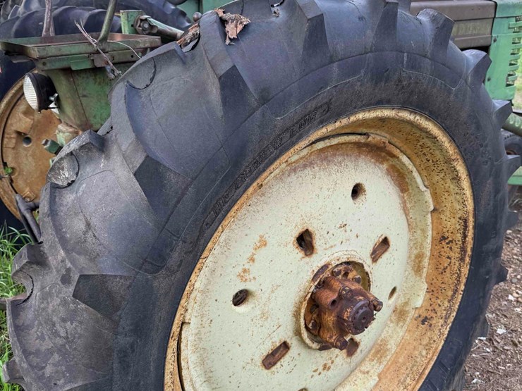 john-deere-model-b-image-15