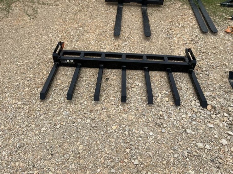 wolverine-67"-pallet-forks-w/-7-teeth-image-2