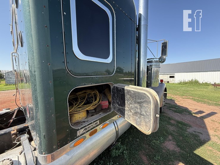 2005-kenworth-w900-image-32