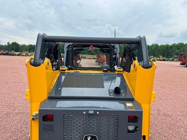 2020-deere-317g-image-29