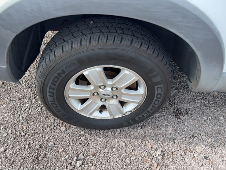 2006-ford-explorer-image-13