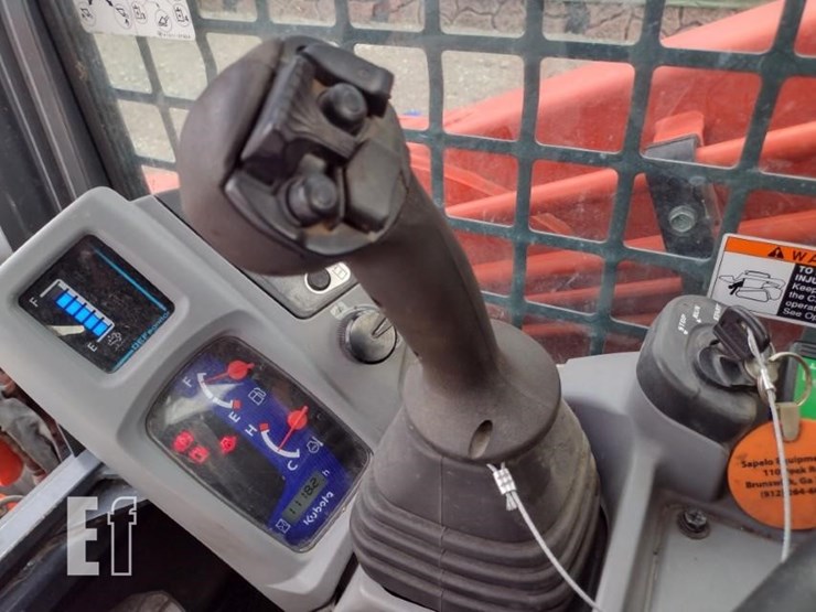 2023-kubota-svl97-2-image-8