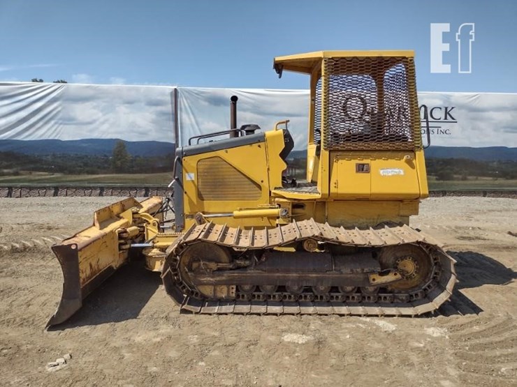 2004-deere-650h-image-1