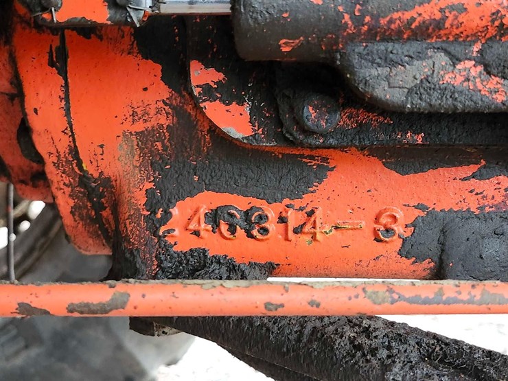 allis-chalmers-190-tractor-image-16