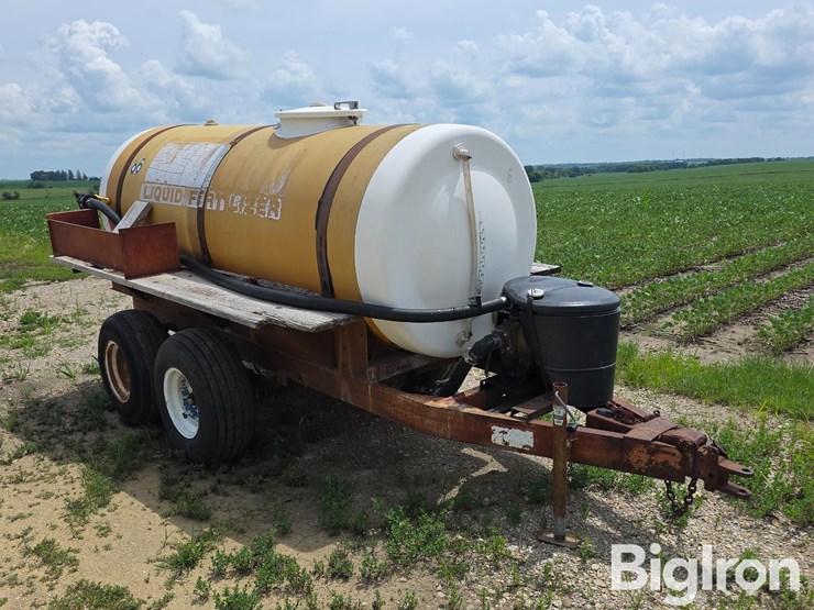 clark-equipment-1,200-gallon-t/a-nurse-tank-trailer-image-3