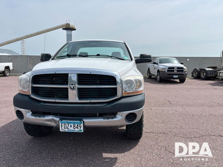 2006-dodge-ram-2500-image-3