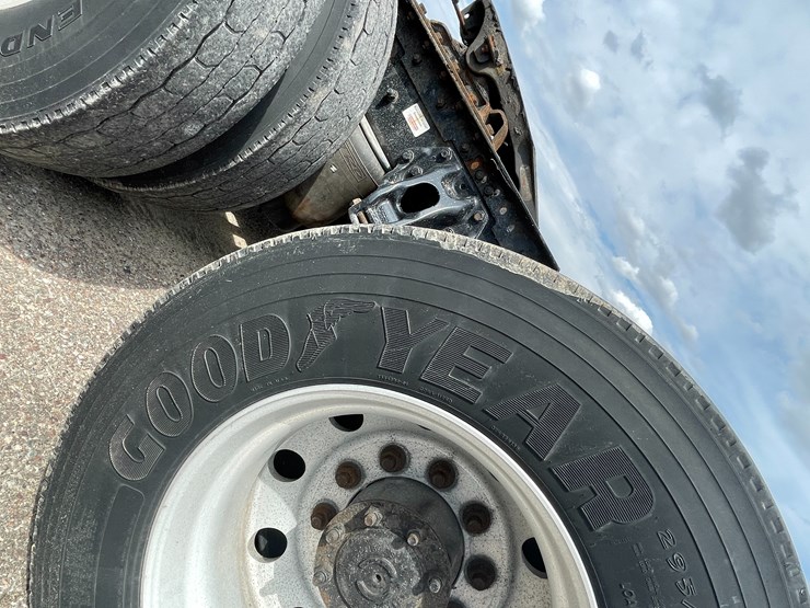 2018-kenworth-t680-image-92