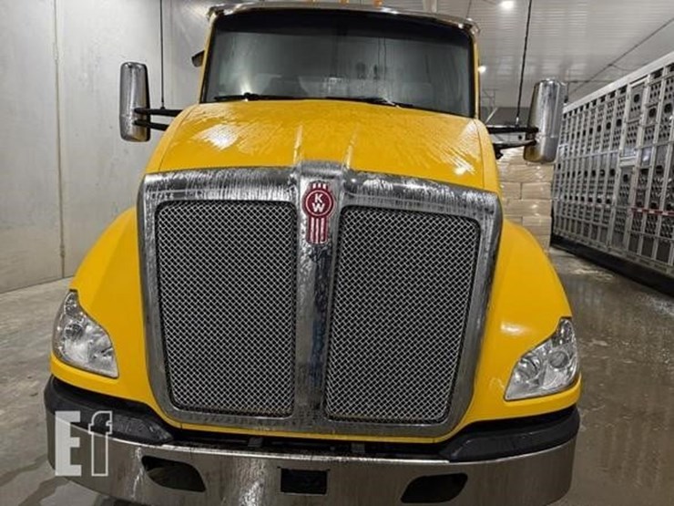 2022-kenworth-t680-image-22