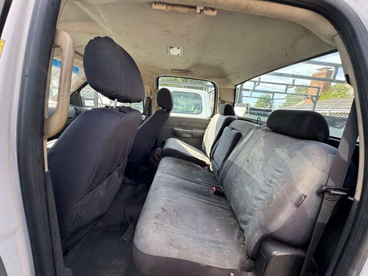 2011-chevrolet-silverado-2500-image-6