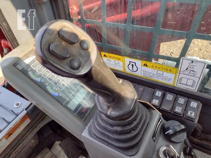 2020-takeuchi-tl8-image-8