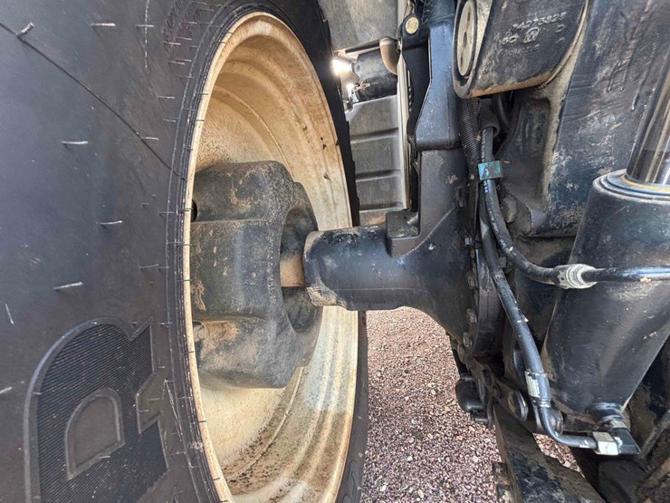 2012-new-holland-t8.360-image-28