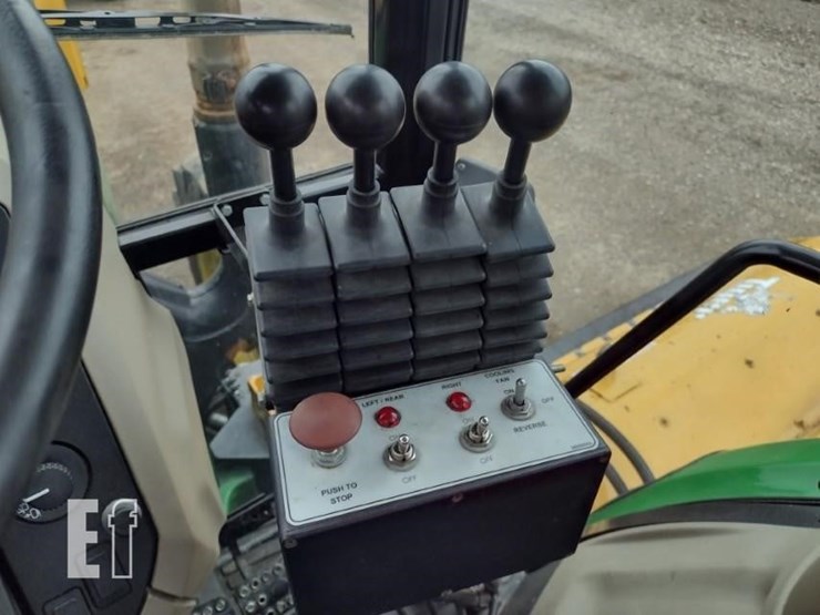 2015-john-deere-6105d-image-8