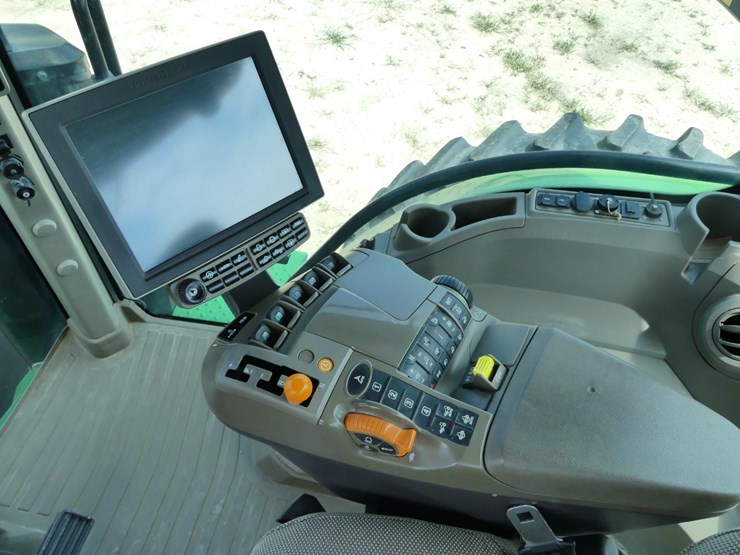 2021-john-deere-8r-280-image-11