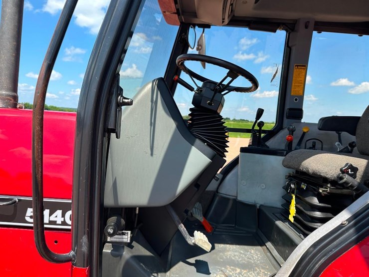 1990-case-ih-5140-image-40
