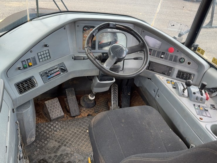 2007-volvo-a35d-image-14