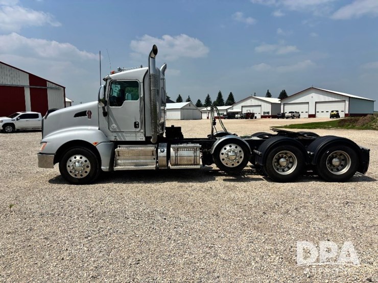 2014-kenworth-t660-image-11