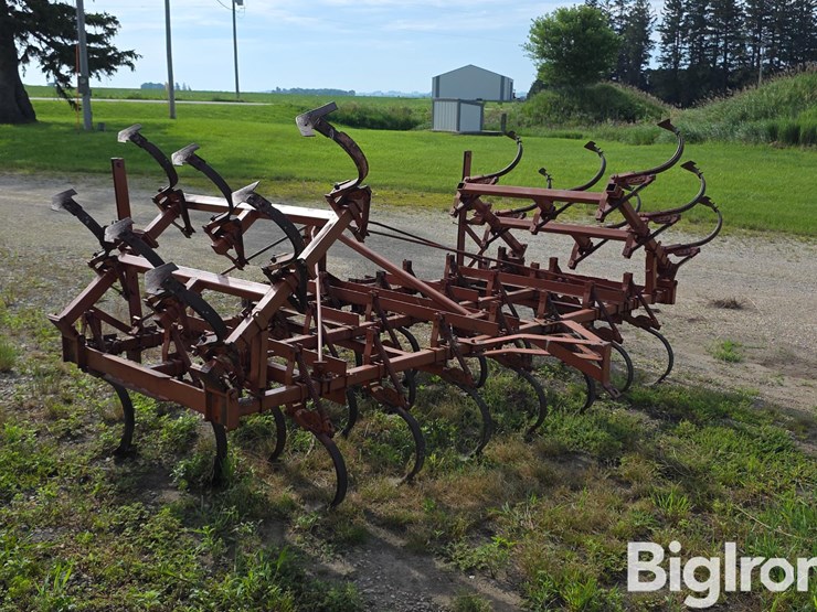 case-1200m-field-cultivator-image-6