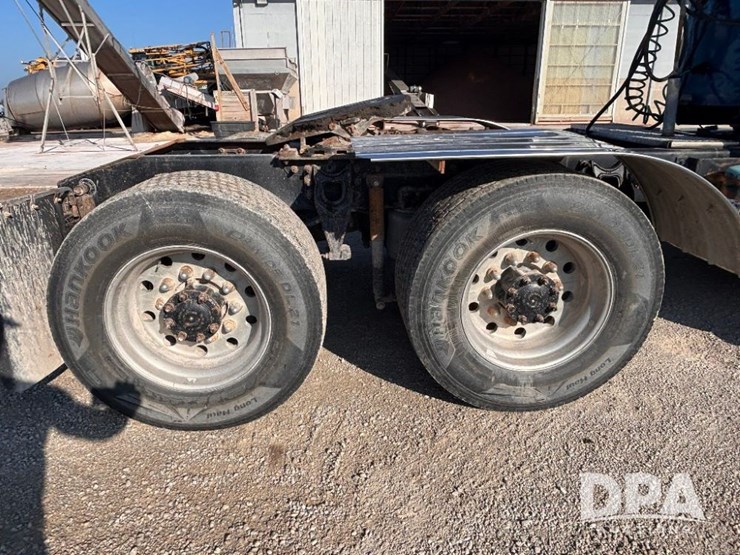 2002-ihc-9400i-day-cab-truck-(gp10940,-unit-109996)-image-38