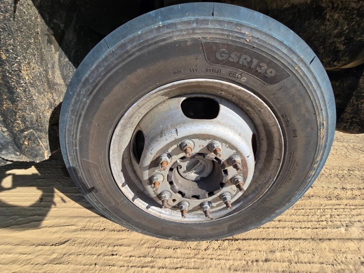 2016-ford-f550-image-35