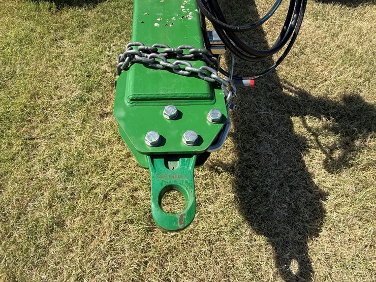 2022-john-deere-2430-image-4