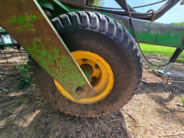 john-deere-700-image-28