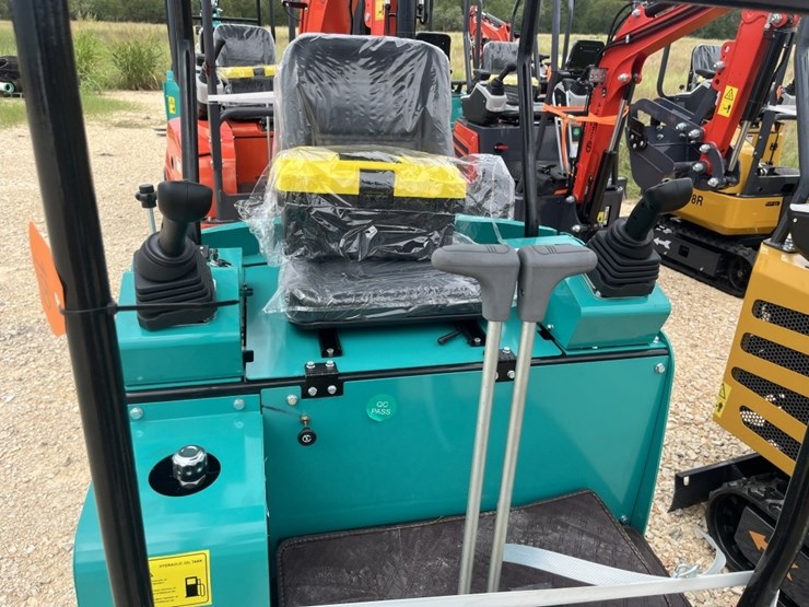 cfg-h15r-mini-excavator-image-8