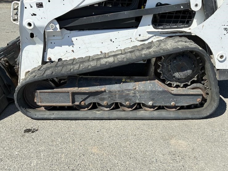 2019-bobcat-t740-image-9