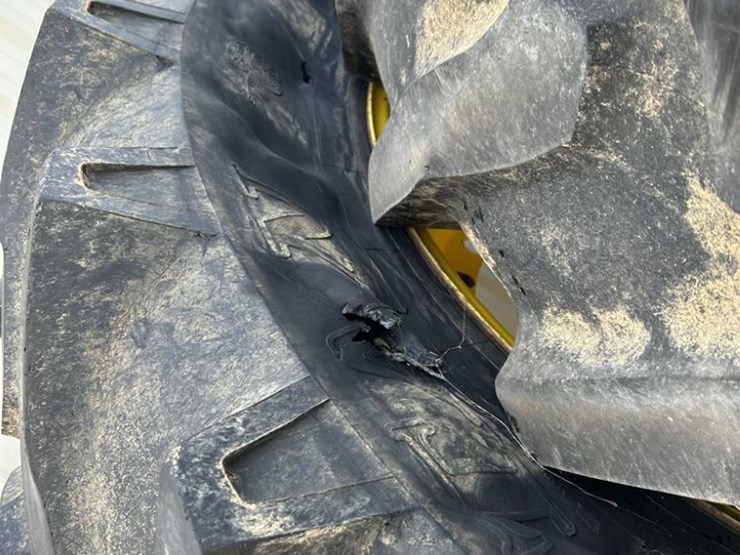 2017-john-deere-r4045-image-29