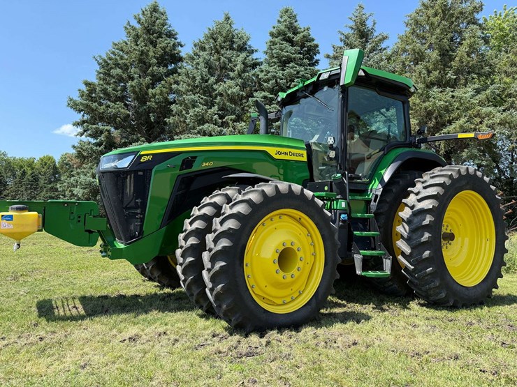 2021-john-deere-8r-340-image-2