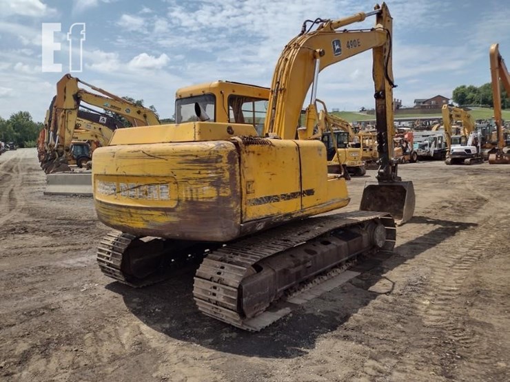 1992-deere-490e-image-46