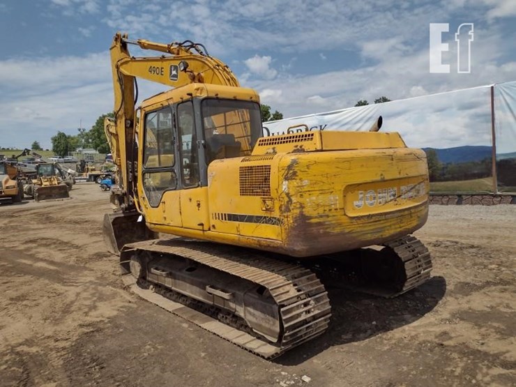 1992-deere-490e-image-47