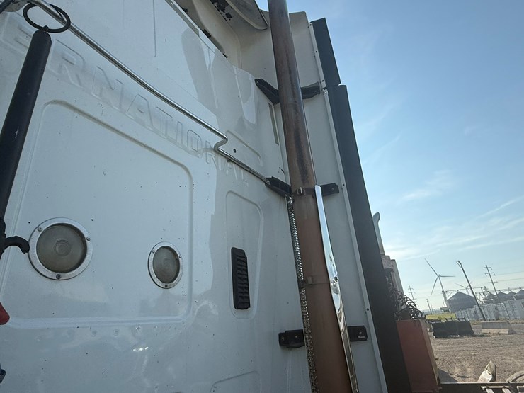 2010-international-prostar-image-25