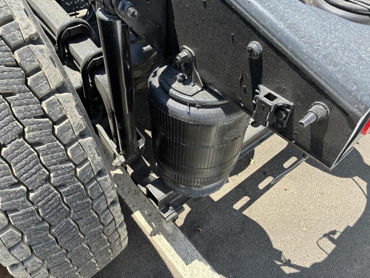 2018-mack-pinnacle-truck-tractor-image-6