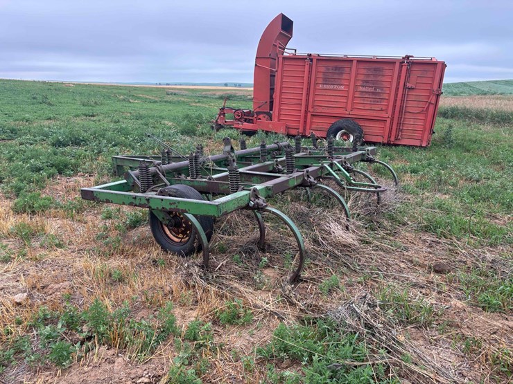 john-deere-100-image-7