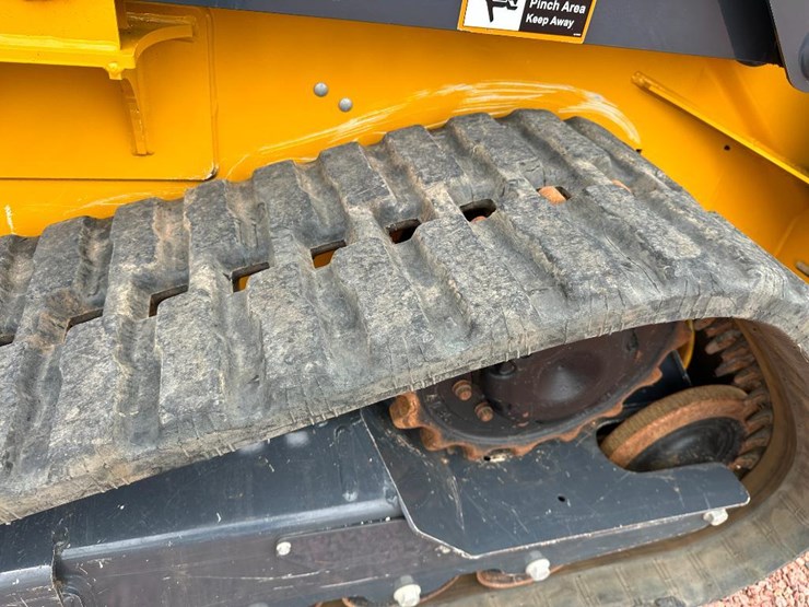 2020-deere-317g-image-9