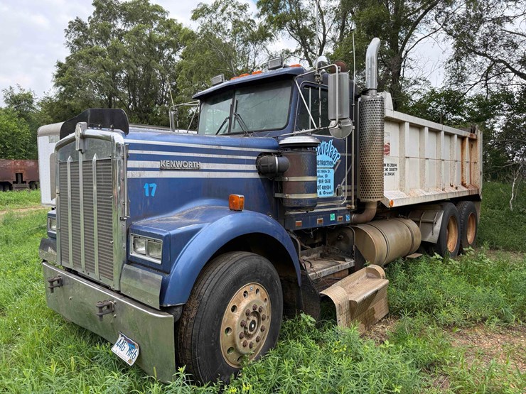 1983-kenworth-w900-image-2