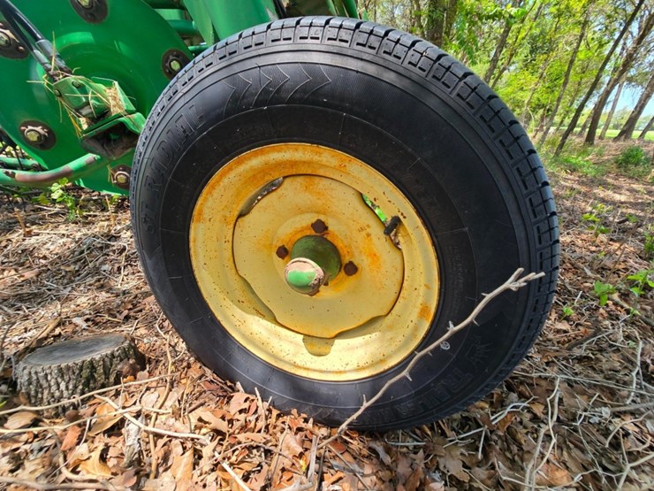 john-deere-700-image-33