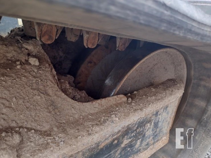2022-bobcat-t770-image-35