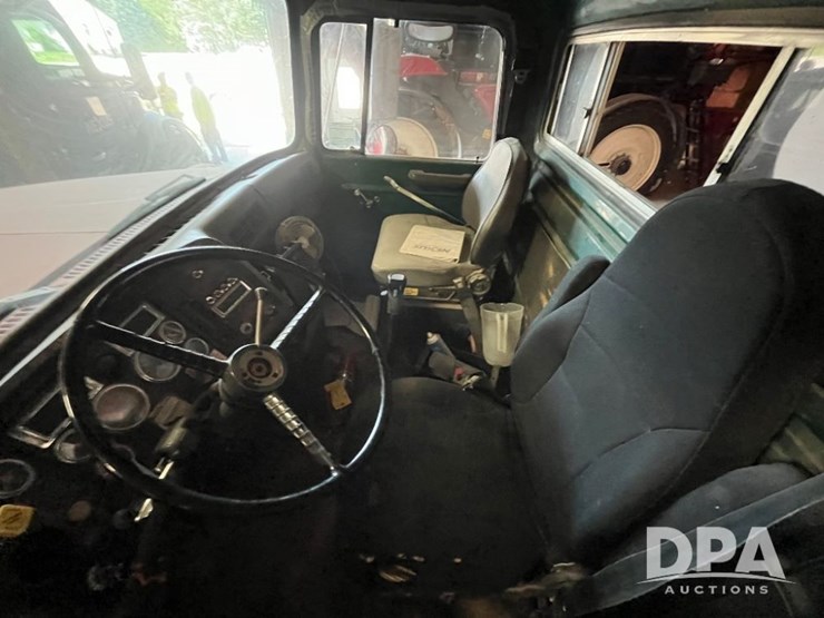 1995-ford-l9000-image-53