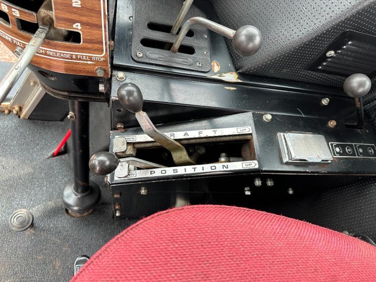 1980-massey-ferguson-2705-image-47