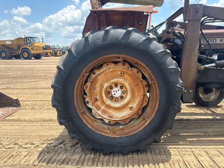 ford-7600-image-12