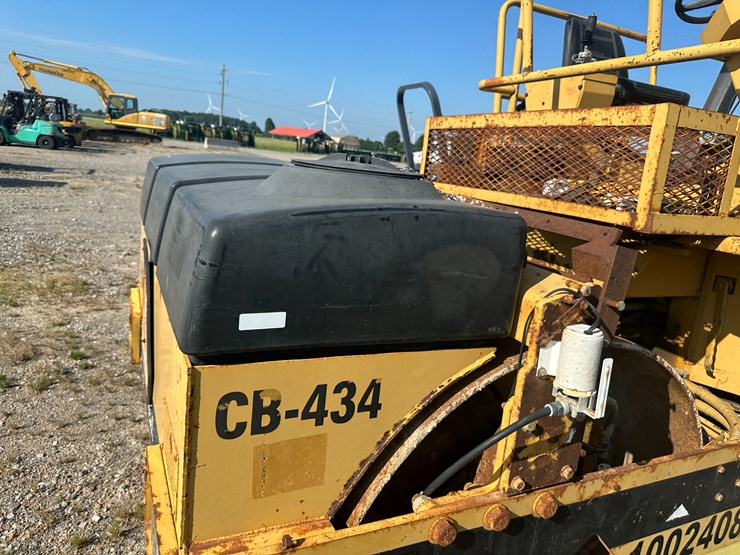 caterpillar-cb-434-image-17
