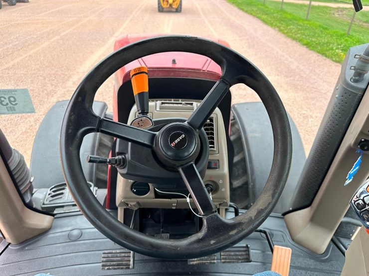 2017-case-ih-magnum-250-image-51