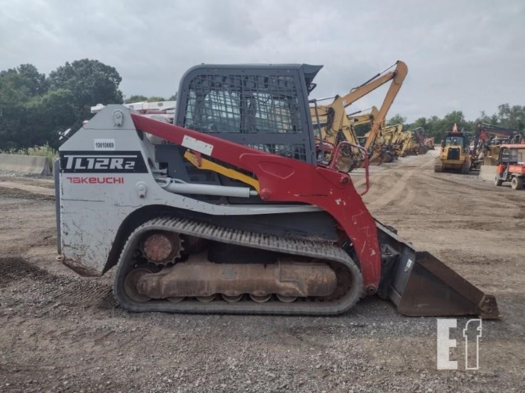 2017-takeuchi-tl12r2-image-3