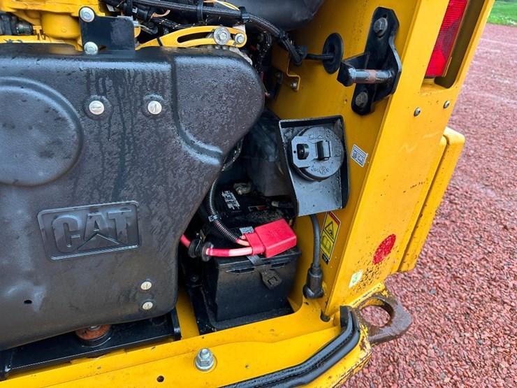 2018-caterpillar-272d2-image-26