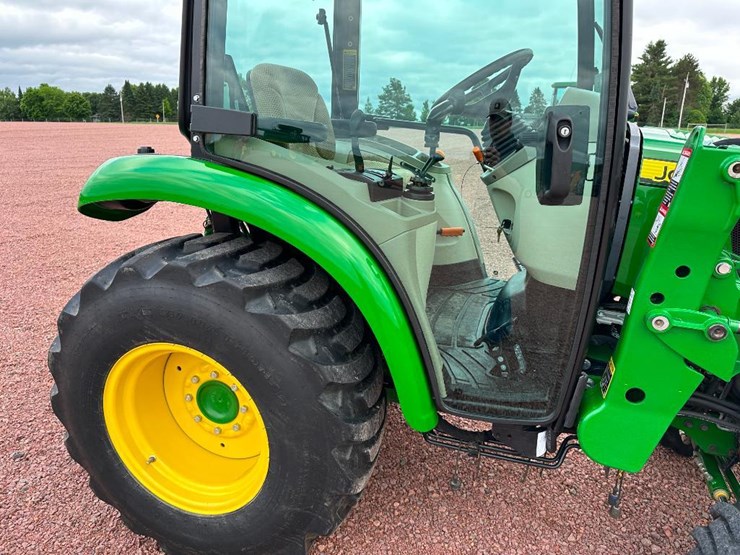 2022-john-deere-3033r-image-15