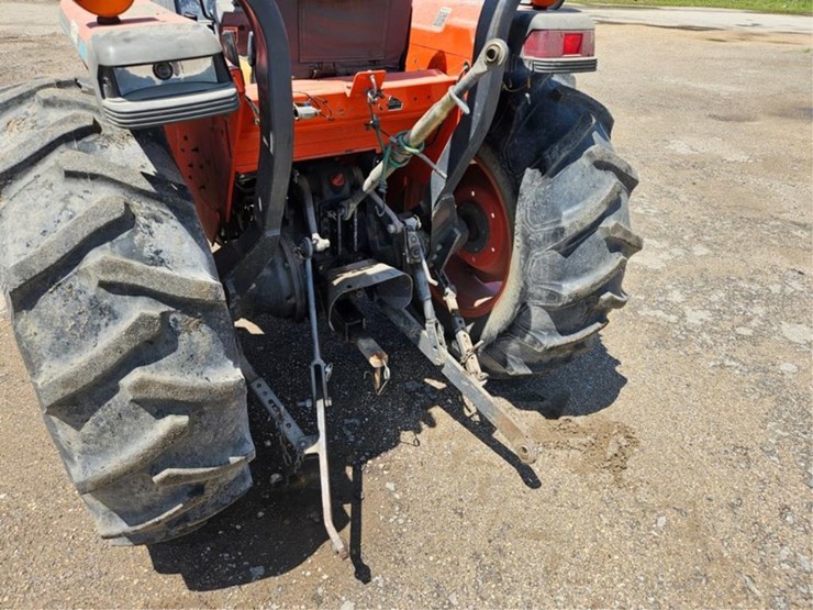 kubota-l3710-image-13