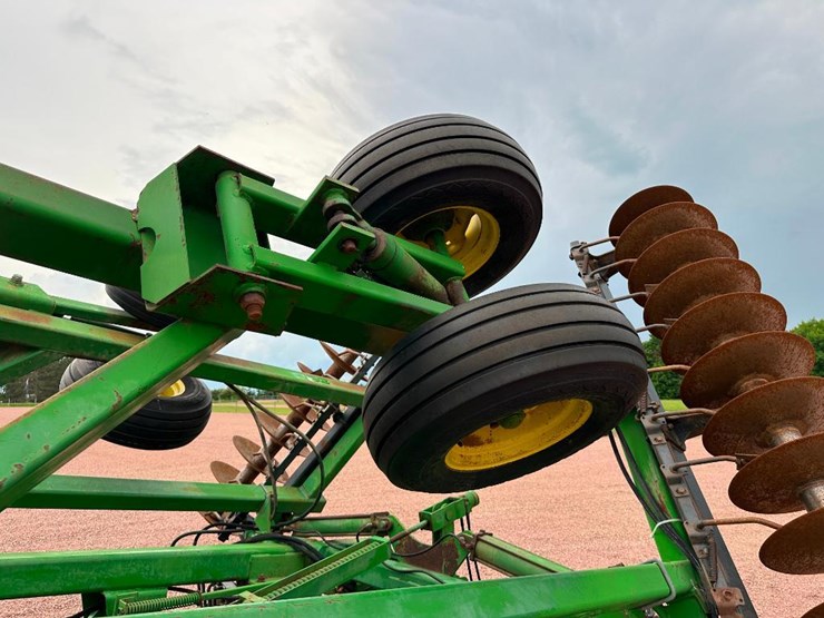 john-deere-630-image-10
