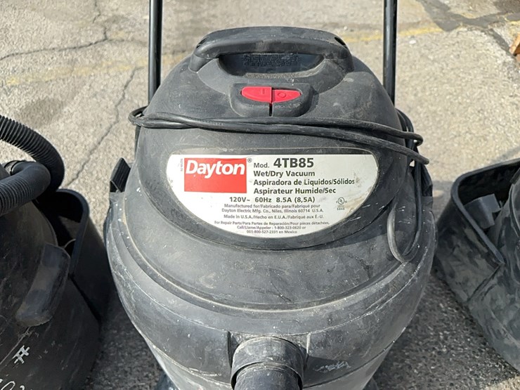 lot#-795-3-dayton-wet-dry-vacuum-image-3