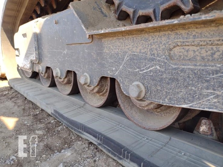 2023-deere-317g-image-23